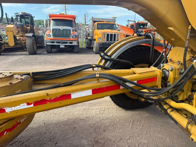 caterpillar-160m-image-49