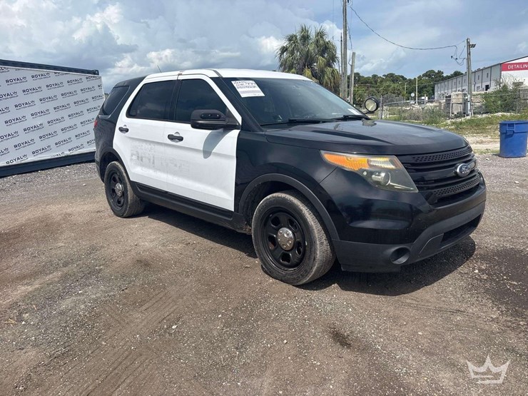 2015-ford-explorer-image-2