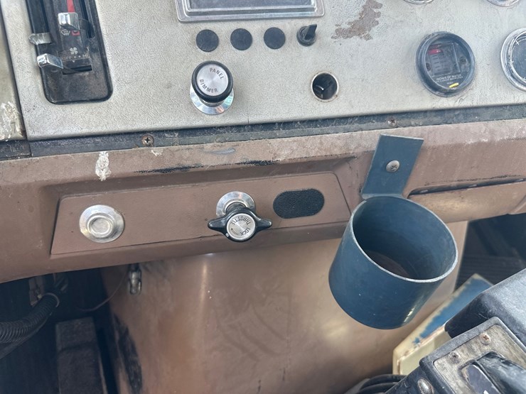 1991-ford-l9000-image-28