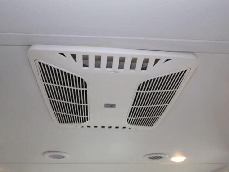 2024-ford-transit-image-43