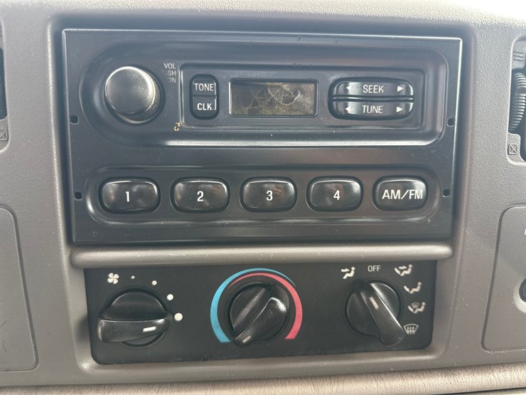 2001-ford-f350-image-36