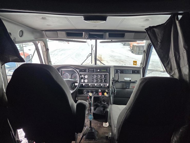 2007-kenworth-t800-image-63