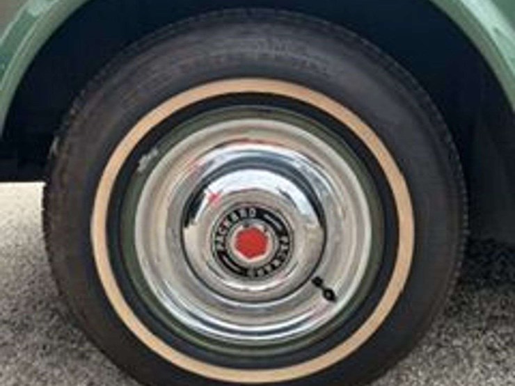 1951-packard-four-door-sedan-image-27