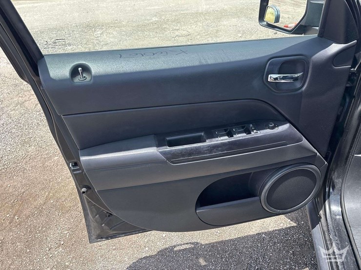 2015-jeep-patriot-image-12