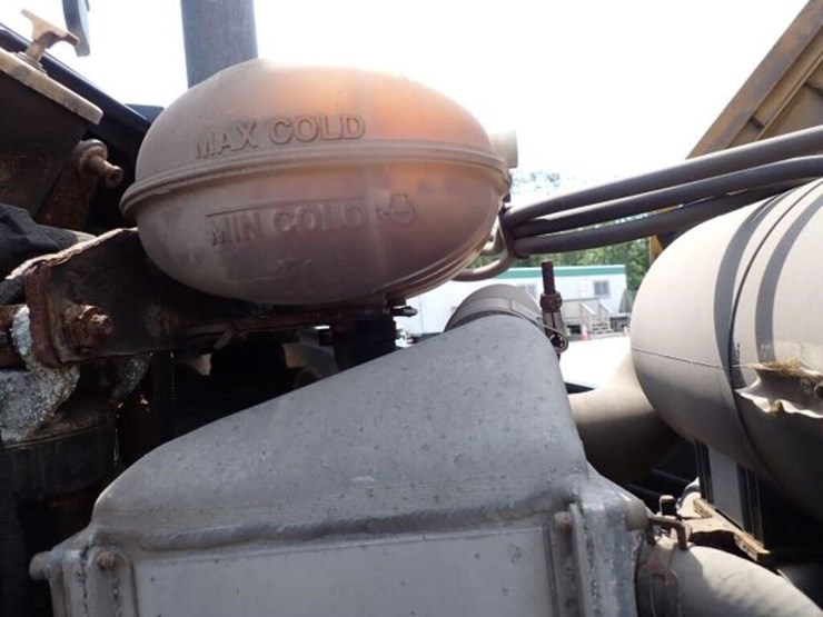 2009-deere-310sj-image-46