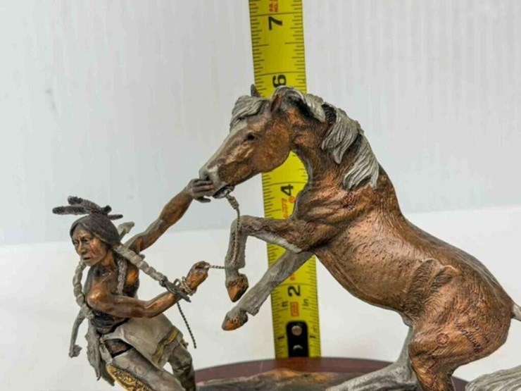 legends-sculpture-image-2