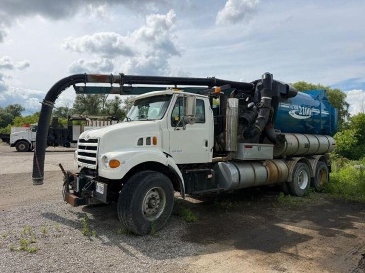 2003-sterling-lt7500-image-1
