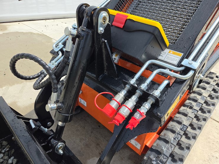 #5049-•-2026-36c-mini-skid-steer-image-14