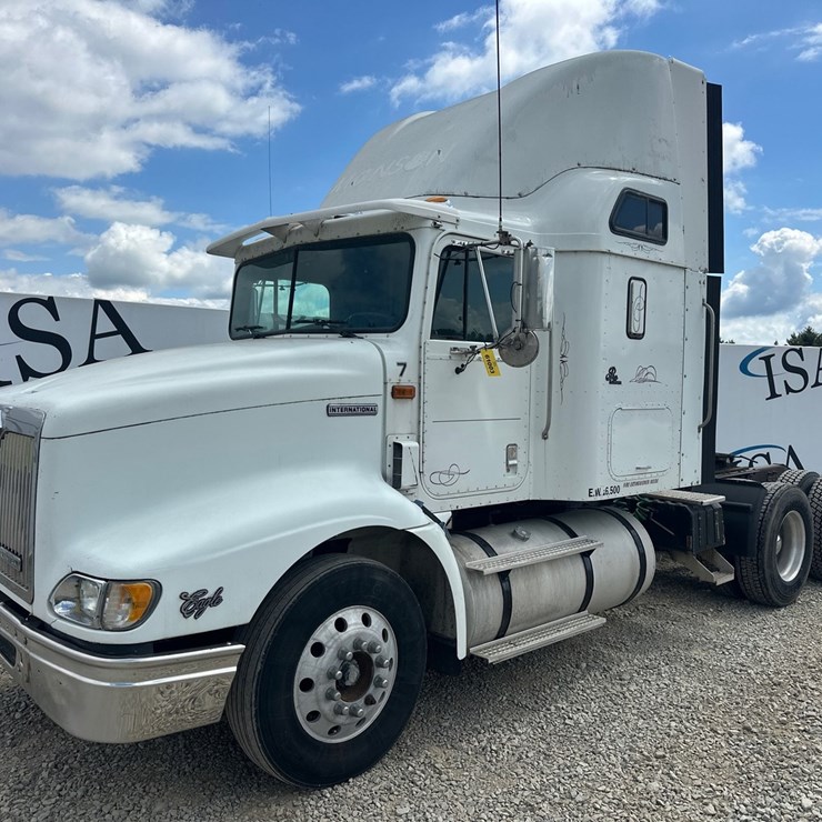 1997 INTERNATIONAL 9200