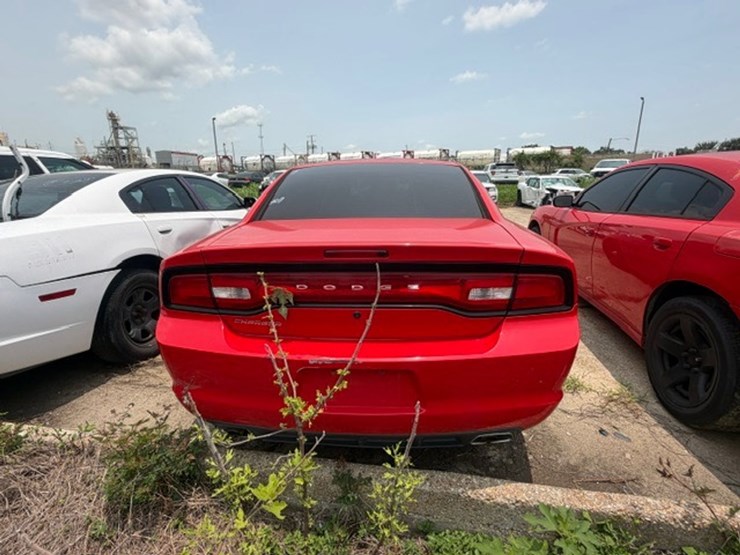 #63-•-2014-dodge-charger-image-11