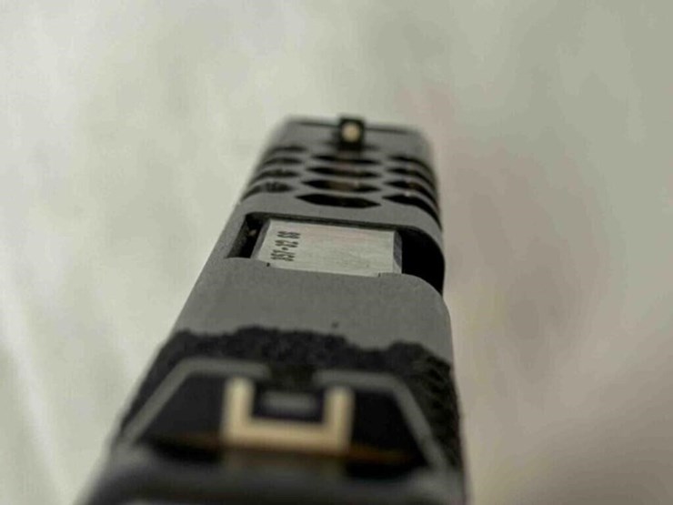 glock-pistol-image-9