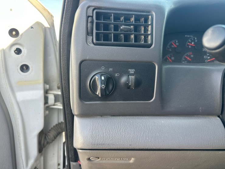 1999-ford-f250-image-27