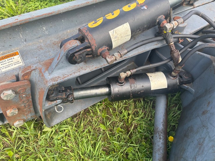 #2203-•-grousher-products-approx.-82"-skid-mounted-dozer-blade-image-6