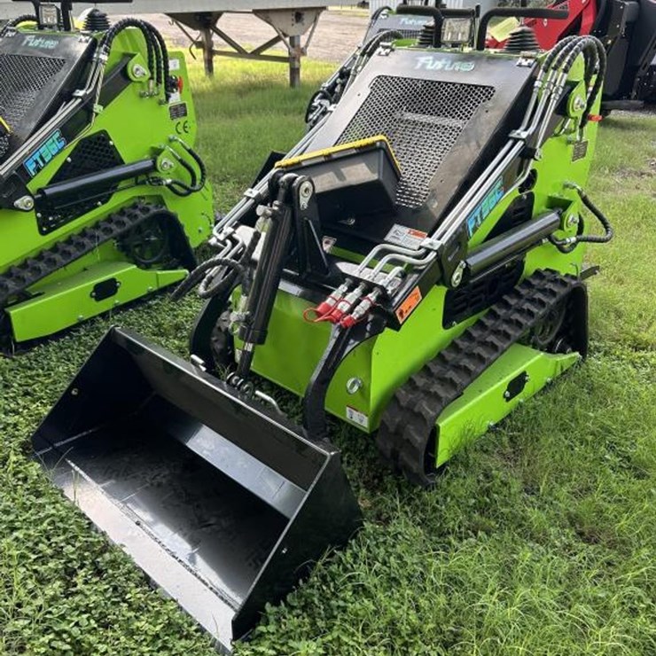 #51 • Mini Skid Steer Loader - FT36C - Gas