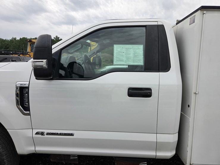 2019-ford-f350-xlt-image-19