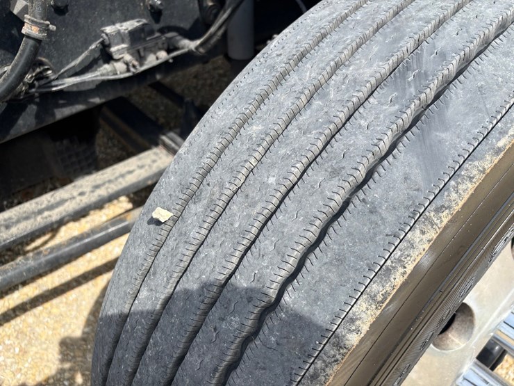 2021-freightliner-cascadia-126-image-92