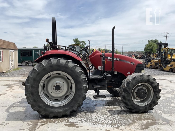 2011-case-ih-farmall-95-image-5