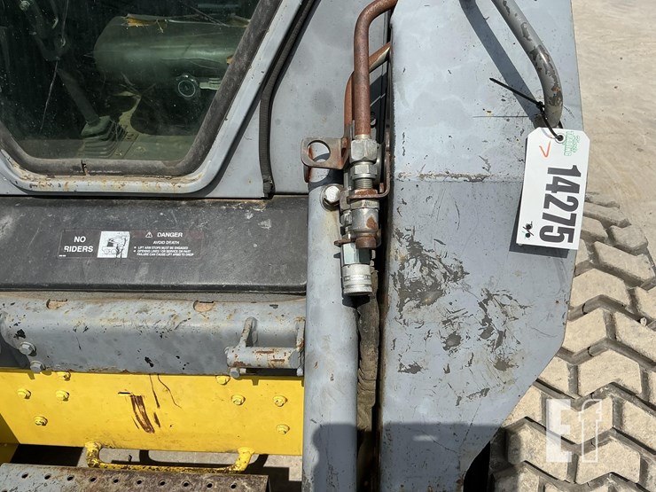 2005-new-holland-ls185b-image-11