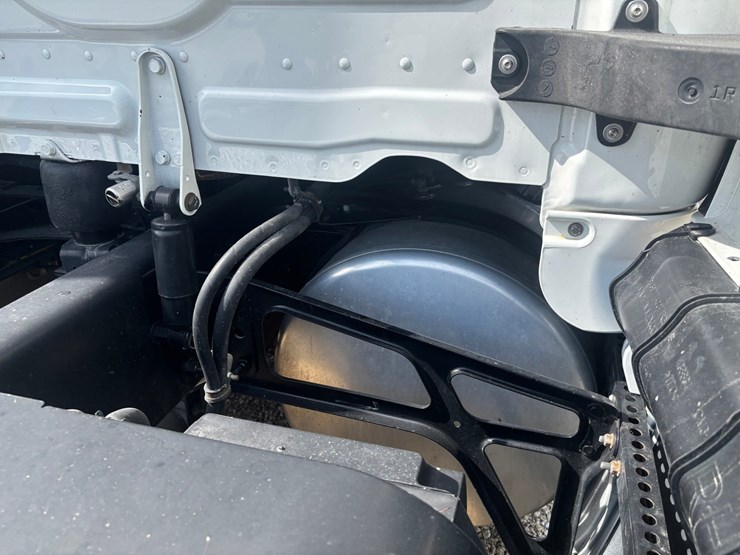 2022-freightliner-cascadia-126-image-134