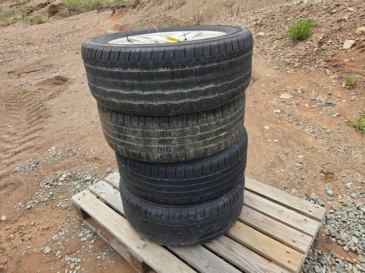 #6035-•-(4)-douglas-performance-225/55r17-tires-w/-aluminum-rims-image-1