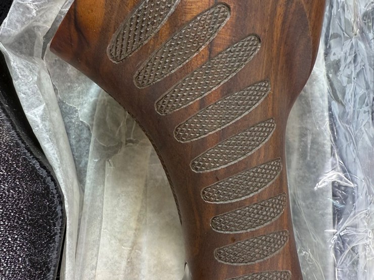 #47194-•-winchester-select-elegance-12ga-over-/-under-shotgun-13amw01780-image-11