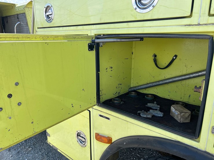 #5028-•-1991-amertek-2500-l-fire-truck-image-37