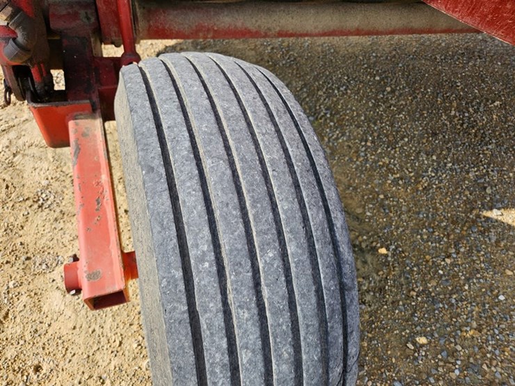 new-holland-492-image-26