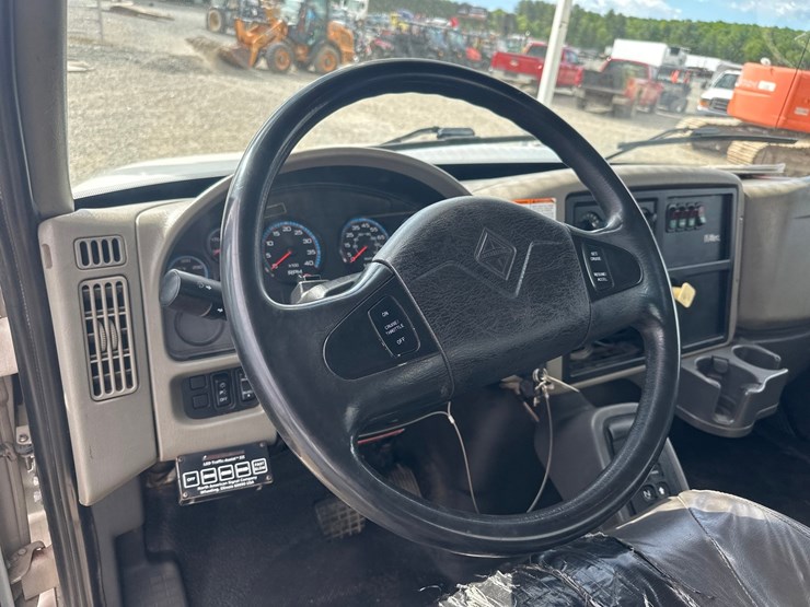 2013-international-durastar-4300-image-56