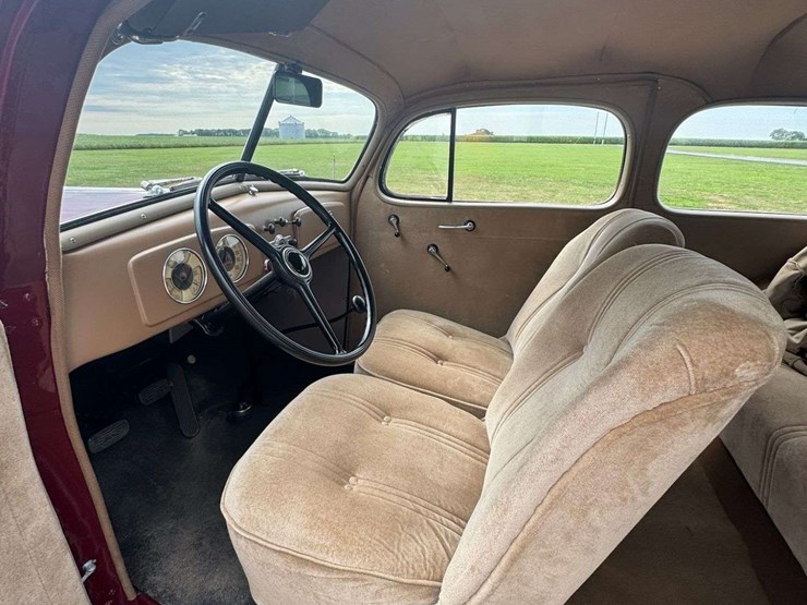 1936-chevrolet-two-door-sedan-image-12
