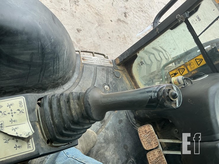2016-jcb-3cx14-image-13