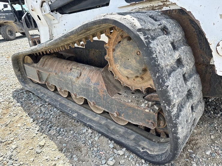 2020-bobcat-t740-image-57
