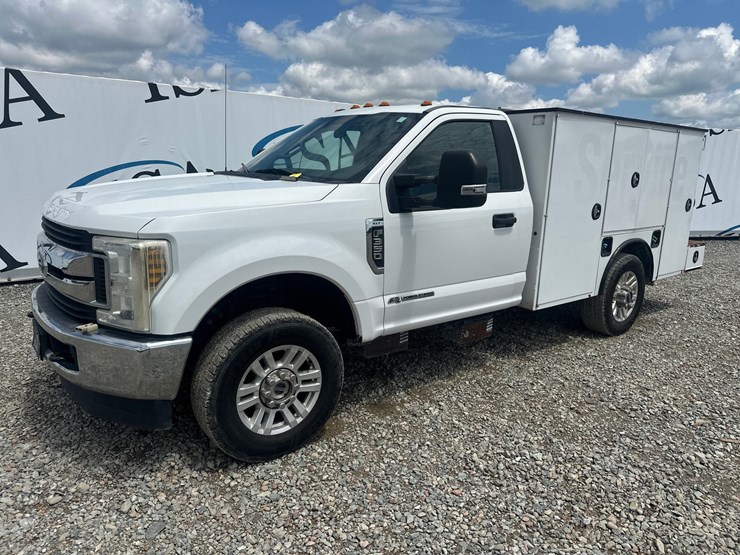 2019-ford-f350-xlt-image-1