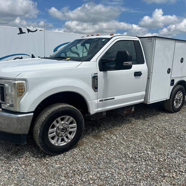 2019 FORD F350 XLT