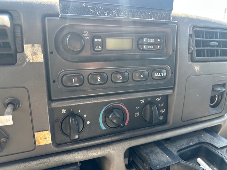 2001-ford-f450-image-30