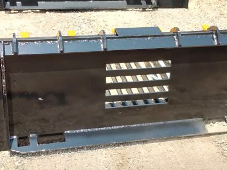 #142-•-skid-steer-66"-rock-bucket-image-4