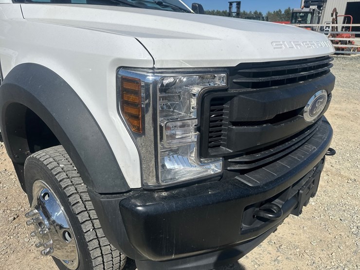 2019-ford-f550-image-11