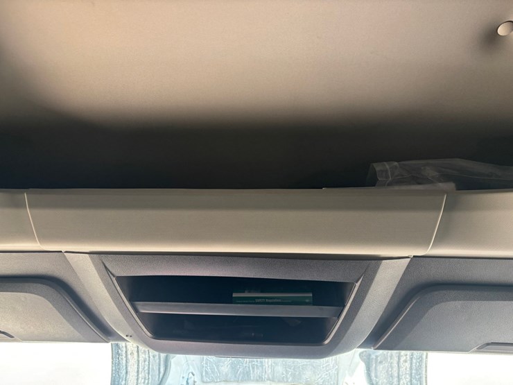 2021-freightliner-cascadia-126-image-71