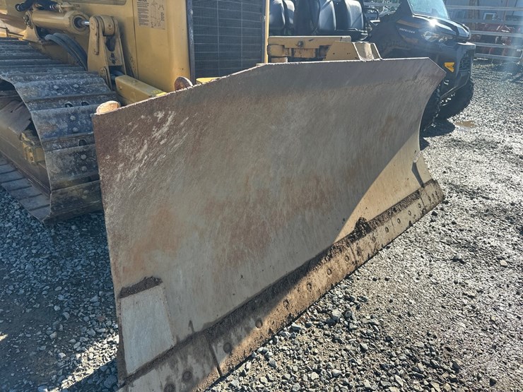 2004-caterpillar-d3g-xl-image-21