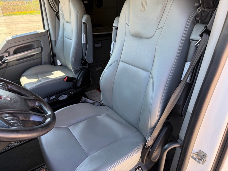 2018-kenworth-t680-image-49