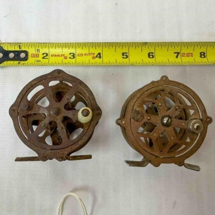 2-vintage Fly cast reels