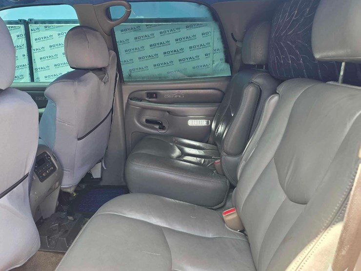 2003-gmc-yukon-denali-image-23