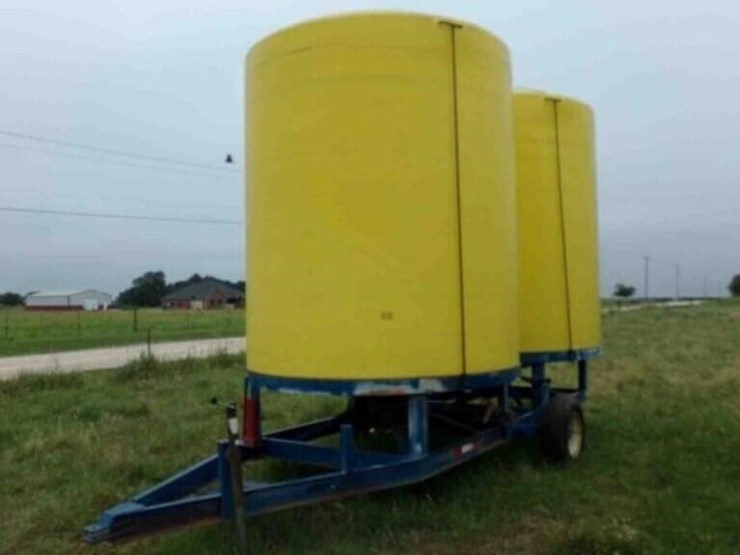2-cone-2500-gal-fertilizer-tanks-on-trailer-image-1