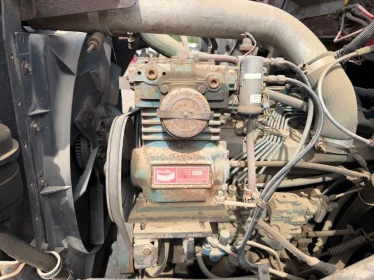 1992-international-4900-image-22
