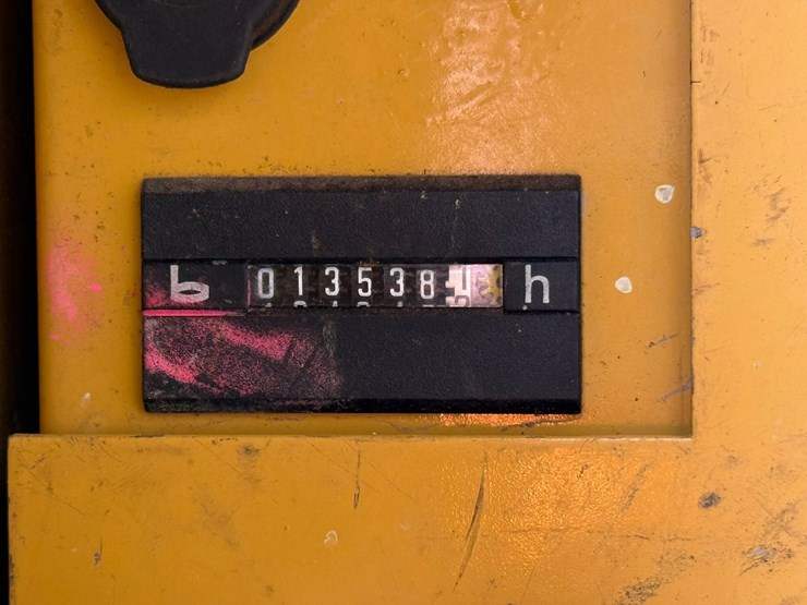 caterpillar-m318-image-111