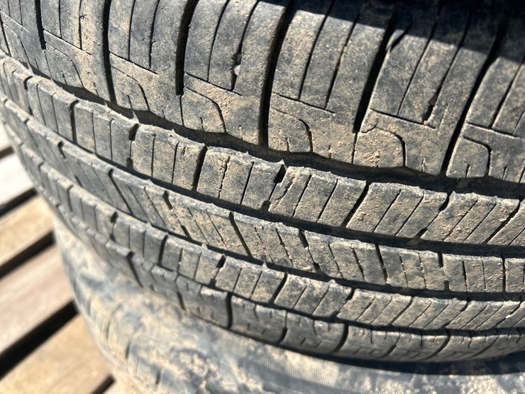 #6030-•-(6)-225/55r17-tires-w/-aluminum-rims-image-9