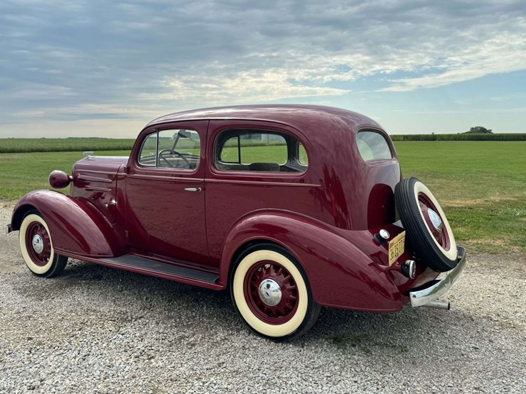 1936-chevrolet-two-door-sedan-image-3
