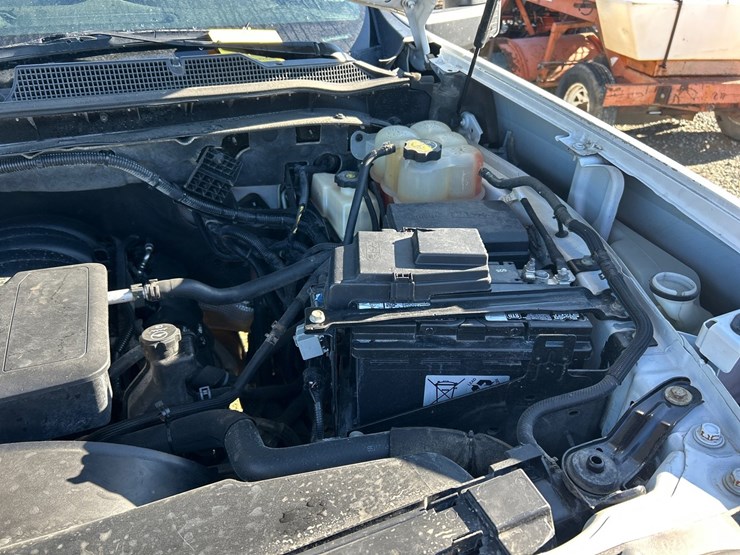 2020-chevrolet-3500-image-39