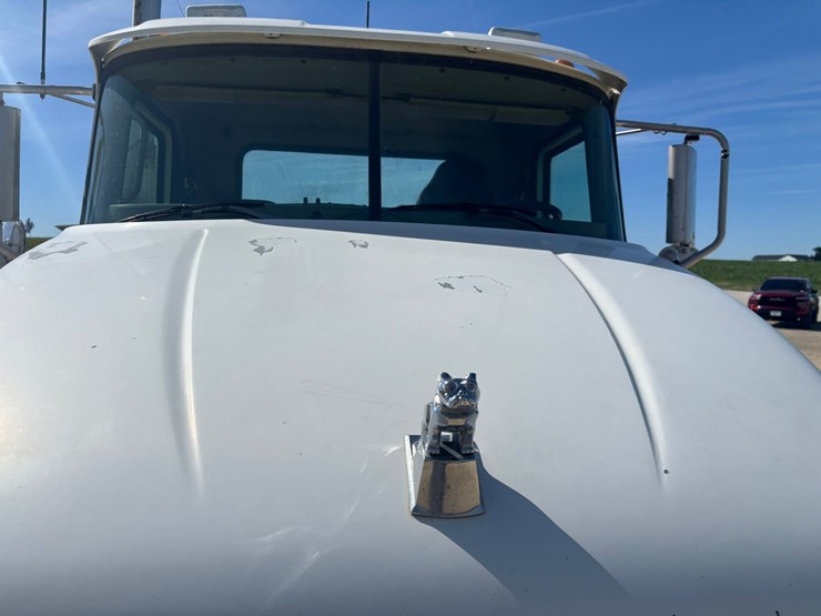 #2160-•-2000-mack-cxn-613-vision-cab-chassis-image-21