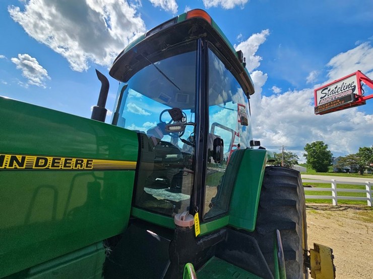 john-deere-8300-image-22