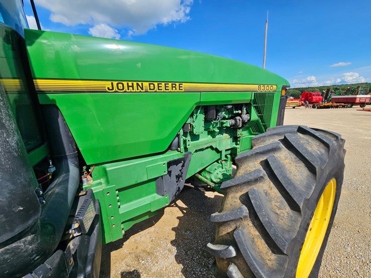john-deere-8300-image-15